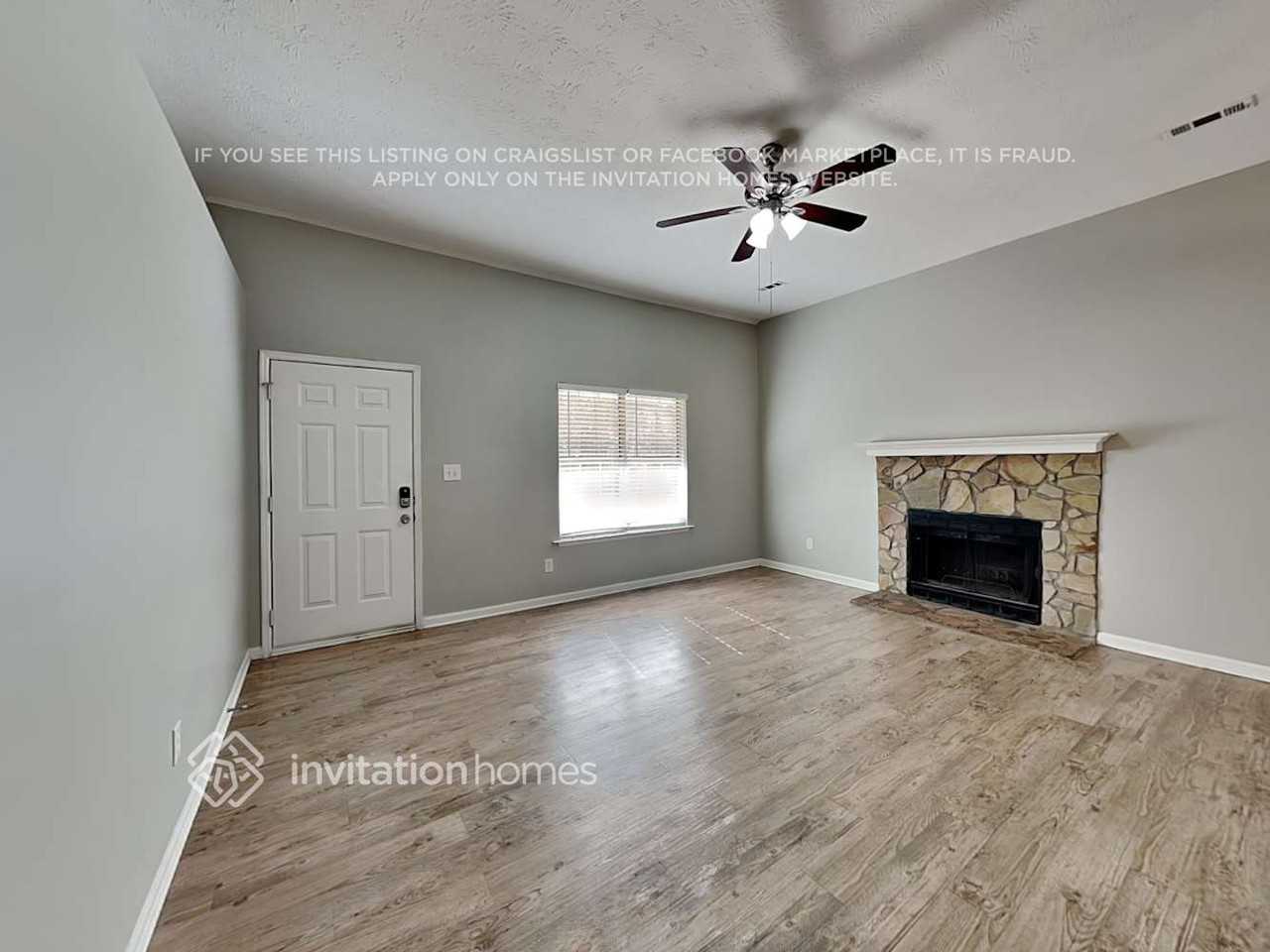 60 Melton Way - Photo 3 of 18