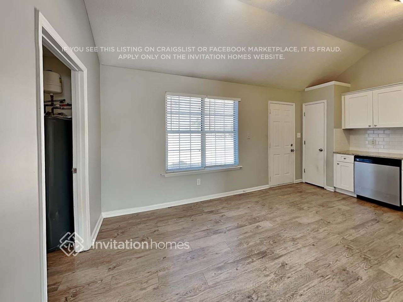 60 Melton Way - Photo 6 of 18