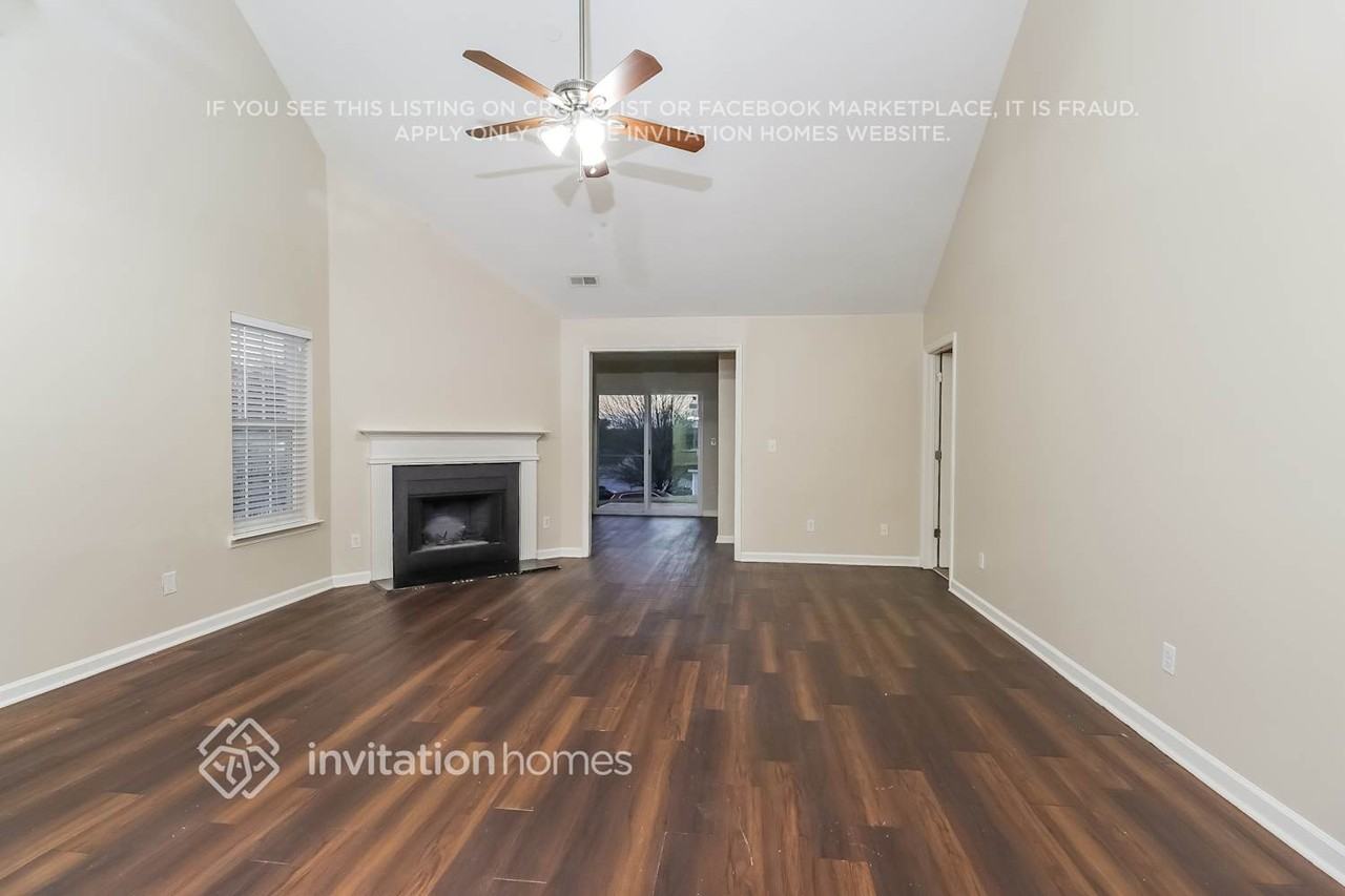 11203 Pointer Ridge Dr - Photo 5 of 18