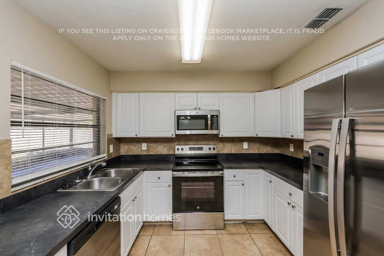 1204 Letona Ln - Photo 6 of 17