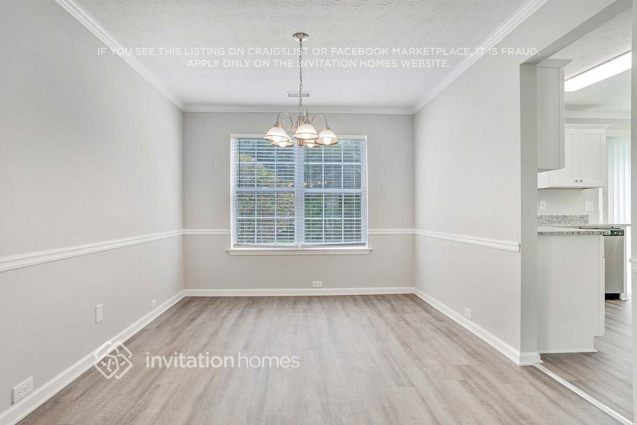 1027 Winterglen Way - Photo 7 of 25