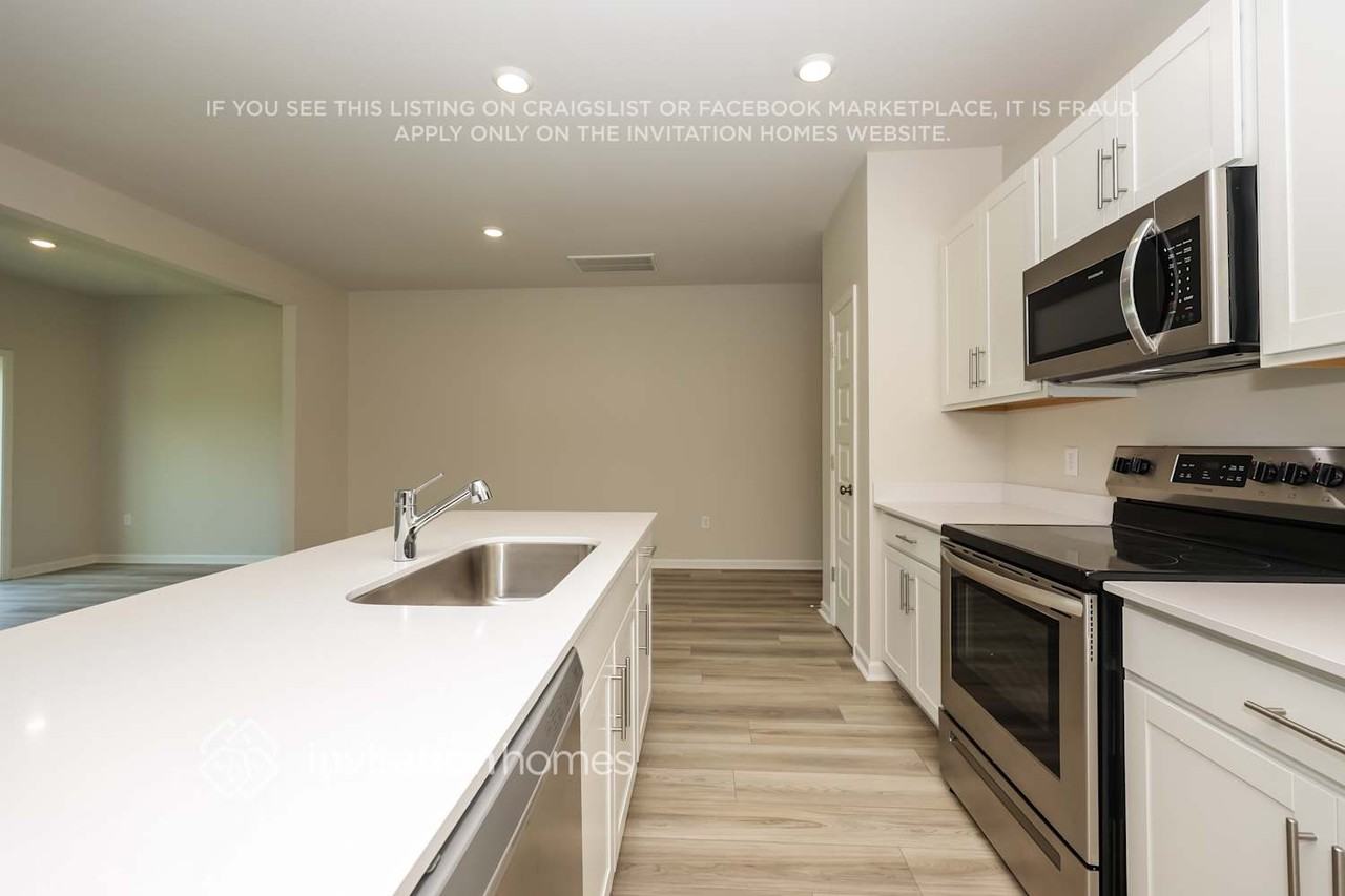 1003 Legacy Ct - Photo 6 of 22