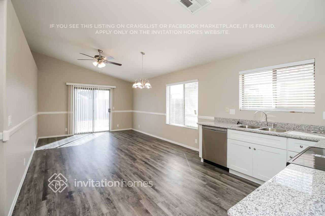 15725 W Smokey Dr - Photo 6 of 14