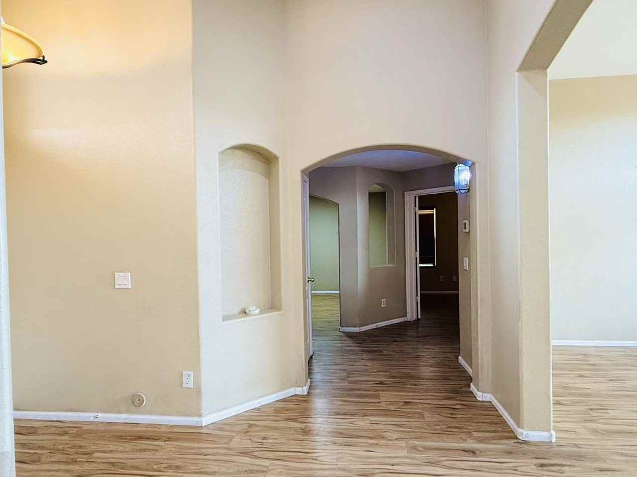 8119 S 47th Ln - Photo 6 of 22