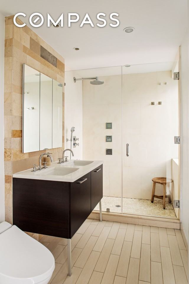 130 W 20th St - Photo 3 of 4