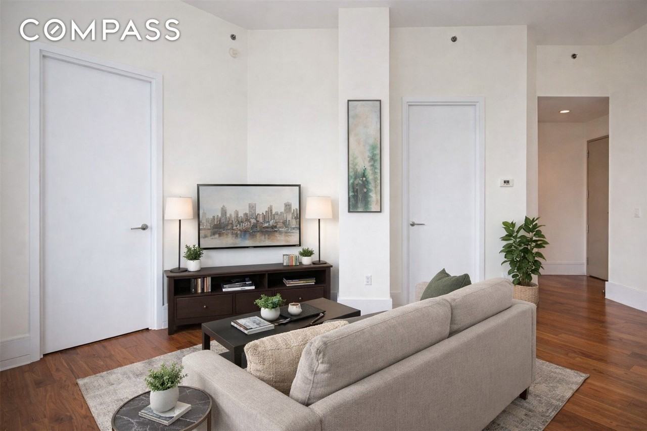 1017 Jackson Ave #5D - Photo 3 of 12