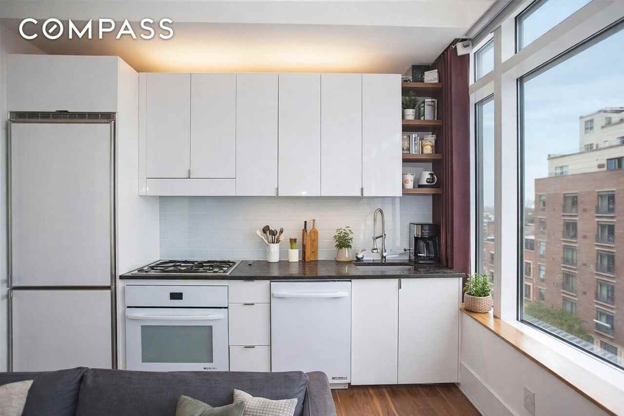 1017 Jackson Ave #5D - Photo 5 of 12