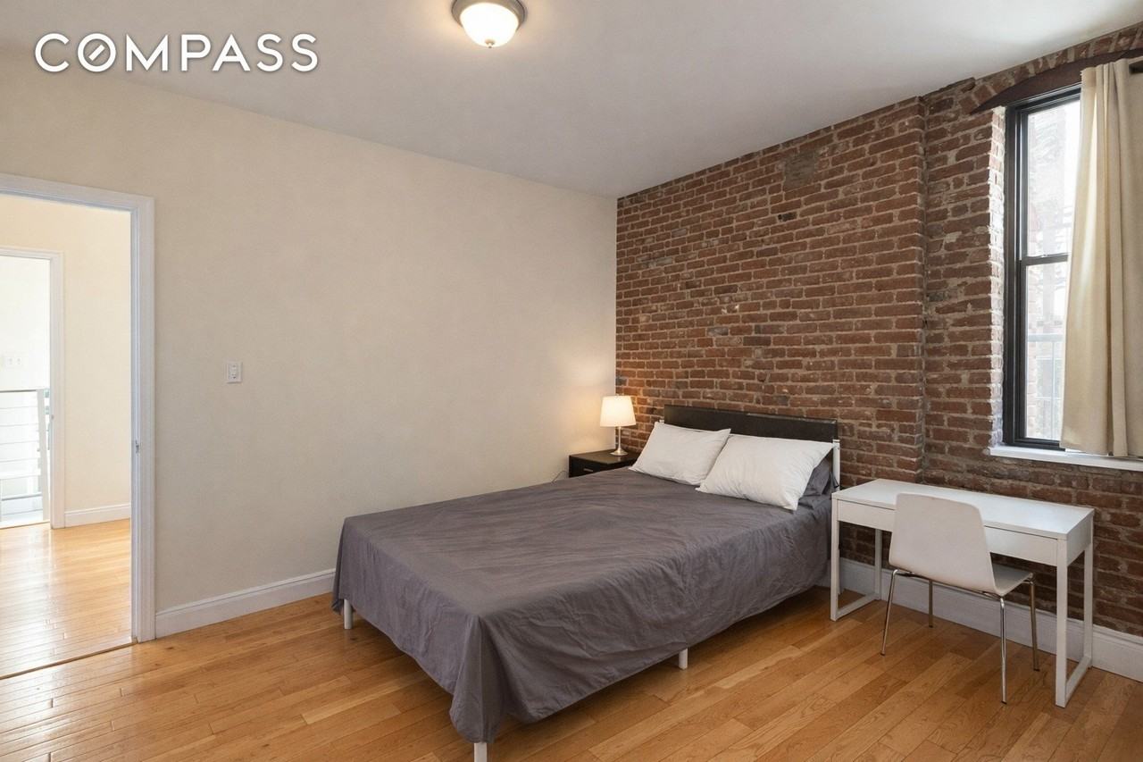 357 E 58th St #2W - Photo 3 of 6