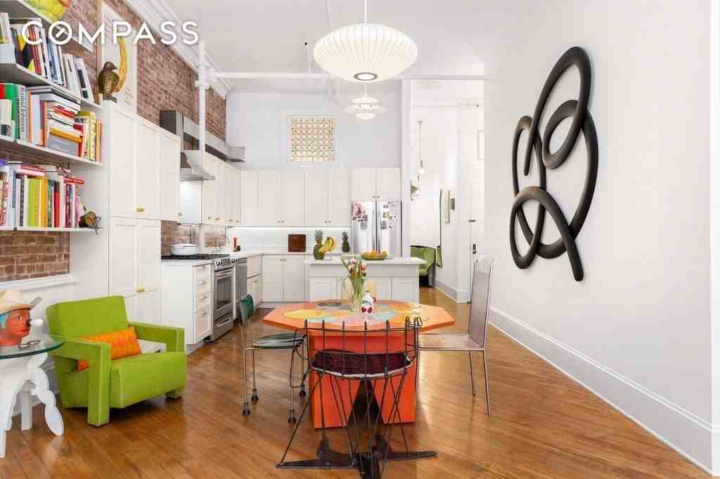 40 White St #4 - Photo 3 of 7