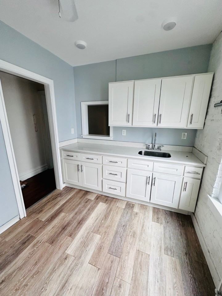 323 Marine Ave #3A - Photo 4 of 14