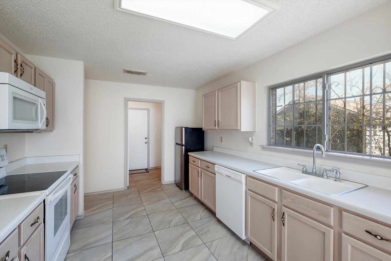 7492 Timbercreek Dr #1 - Photo 6 of 10