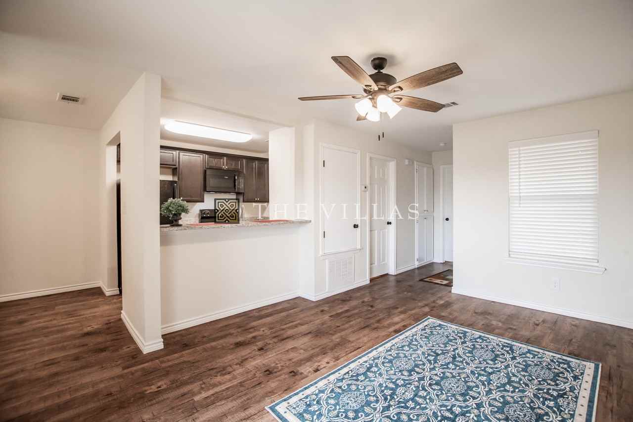 127 Costa Del Oro St - Photo 2 of 20