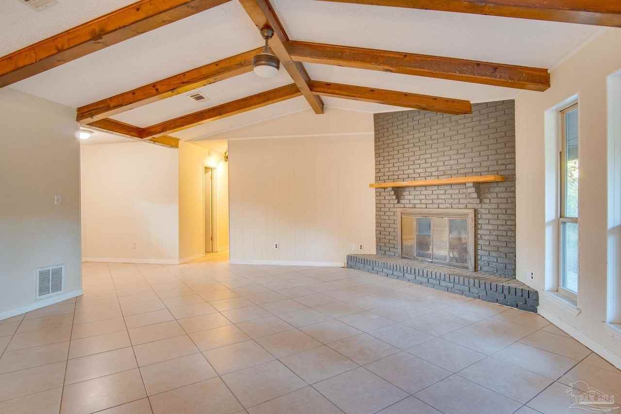 5910 Limestone Rd - Photo 3 of 20