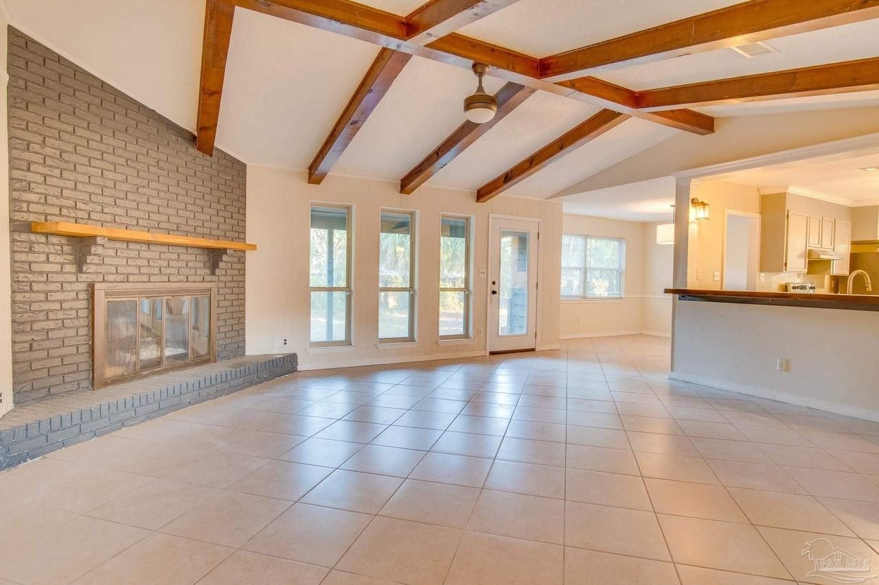 5910 Limestone Rd - Photo 4 of 20