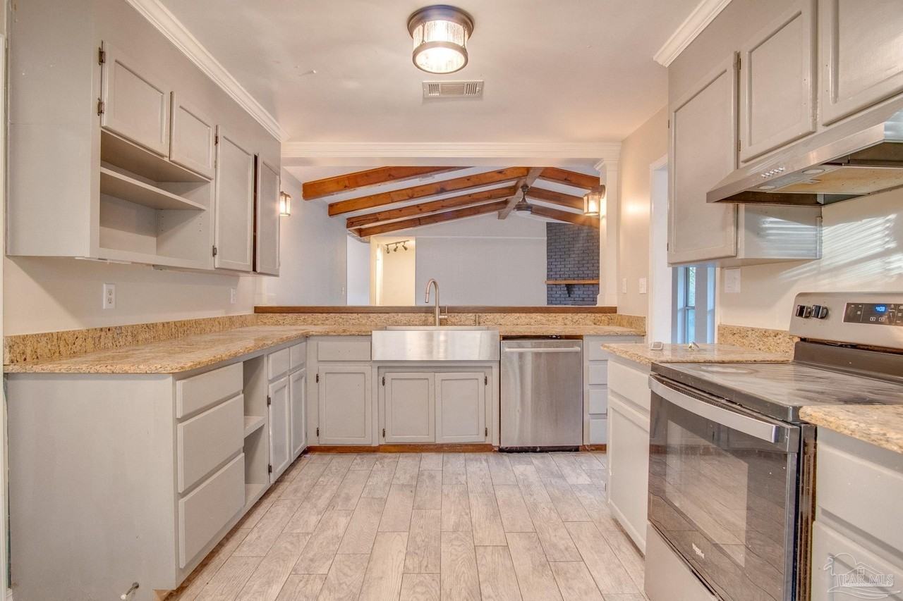 5910 Limestone Rd - Photo 6 of 20