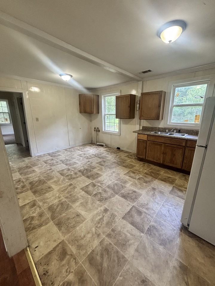 135 First St #1 - Photo 3 of 10