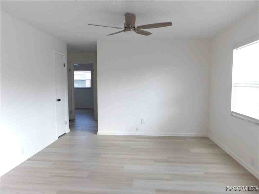 1 Pennsylvania St - Photo 4 of 13