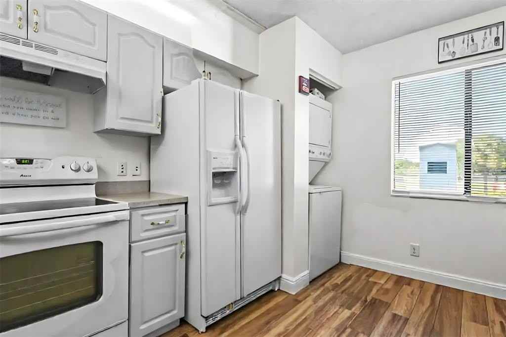 7951 Southgate Blvd #10F - Photo 3 of 24