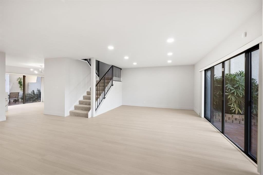 3012 Willow Ln - Photo 4 of 36