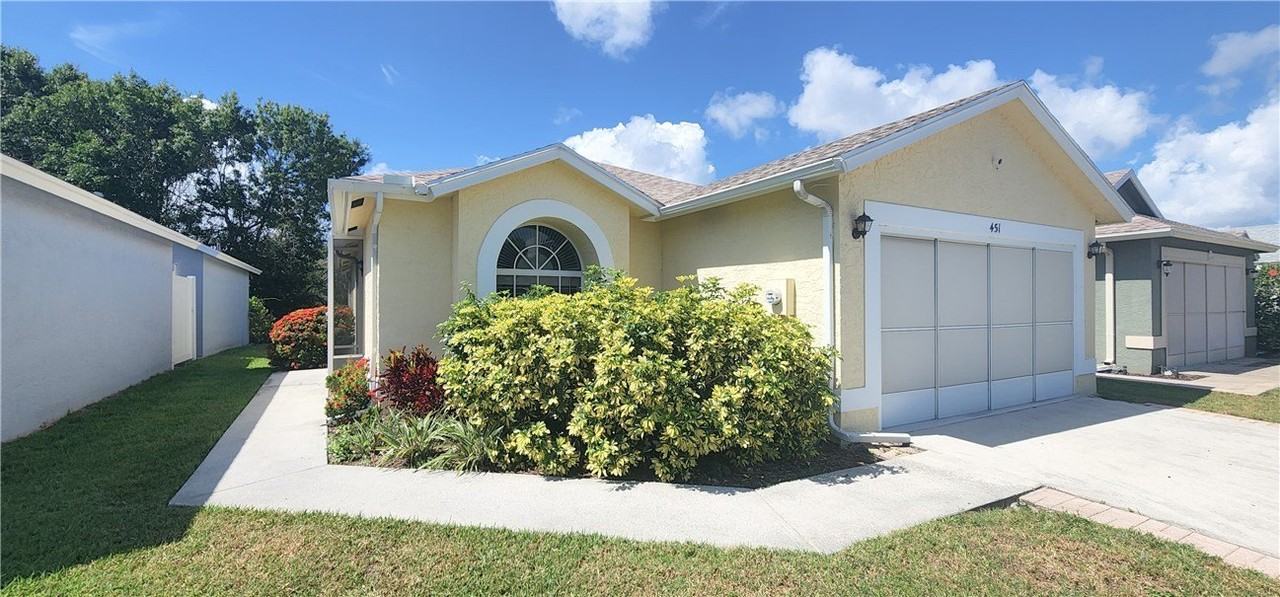 451 10th Pl - Photo 2 of 19