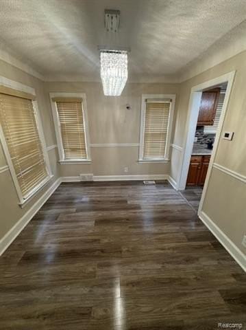 10407 Roxbury St - Photo 5 of 14