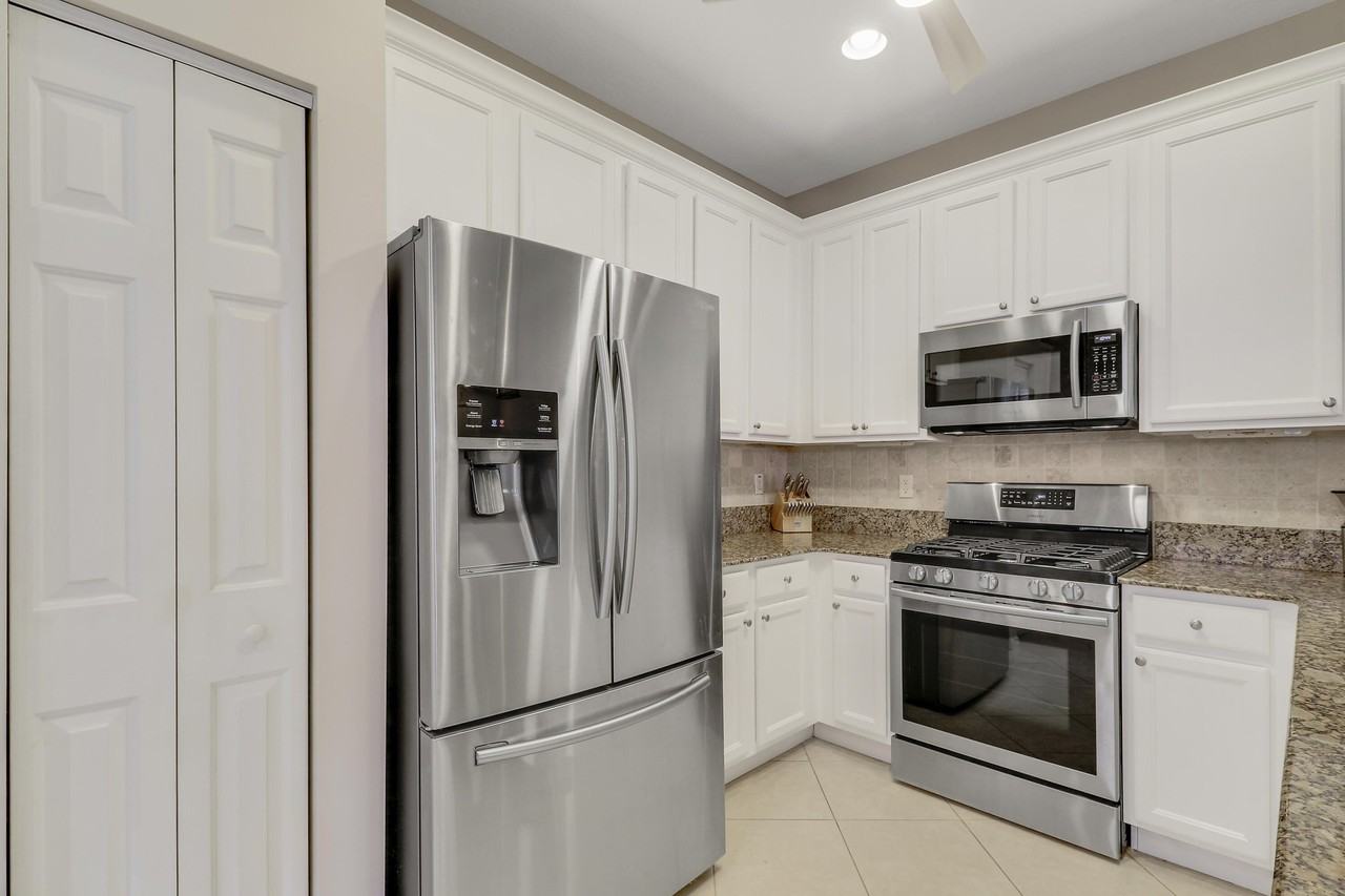 231 Evergrene Pkwy #22C - Photo 5 of 26