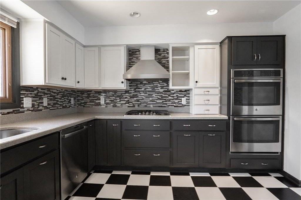 7740 Arlington Ave N - Photo 2 of 21