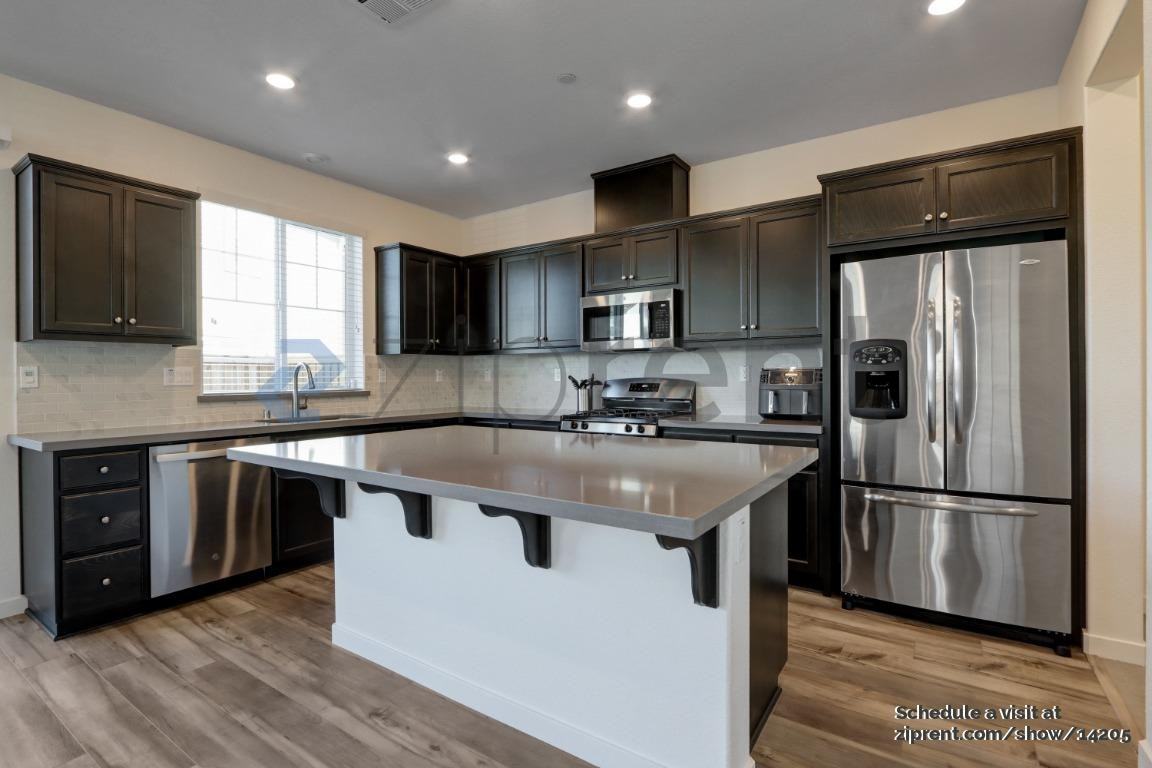 1300 Renewal Ln - Photo 6 of 25