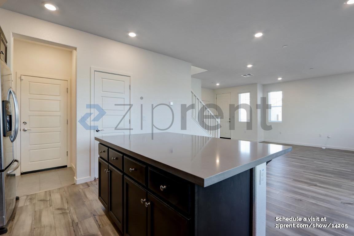 1300 Renewal Ln - Photo 7 of 25