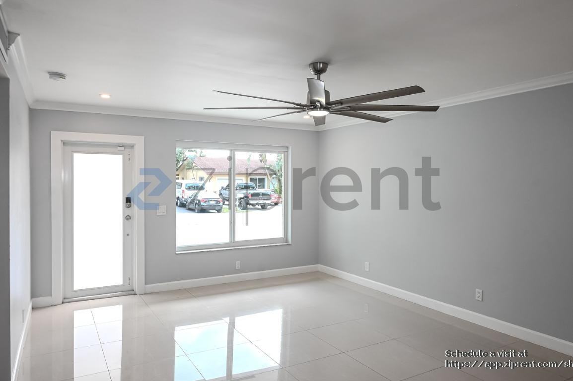 3343 Nw 69th St - Photo 5 of 50