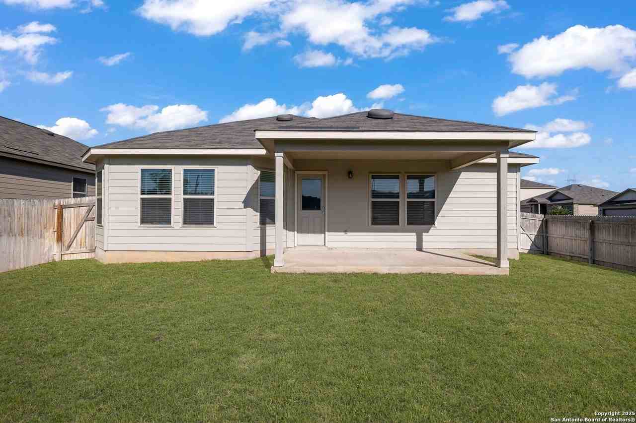 7043 Diamond Vly - Photo 3 of 27