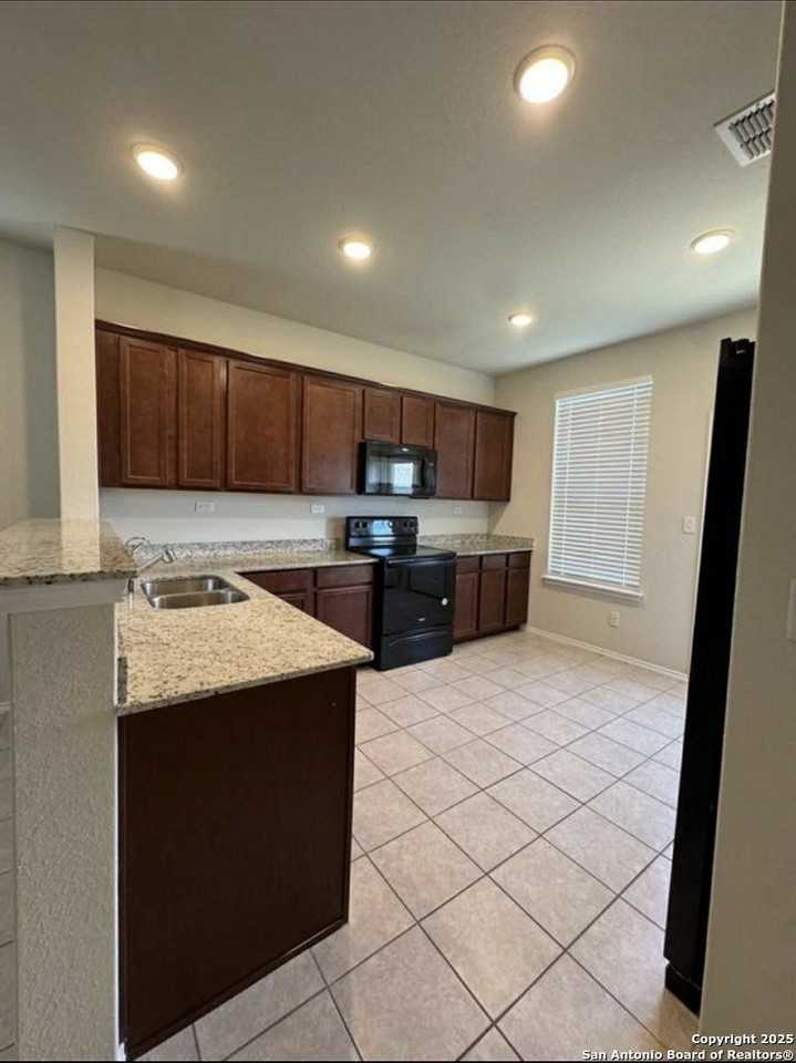 10907 Balmorhea - Photo 6 of 26