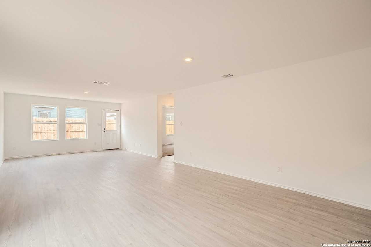 9827 Carome Mill Dr - Photo 4 of 25