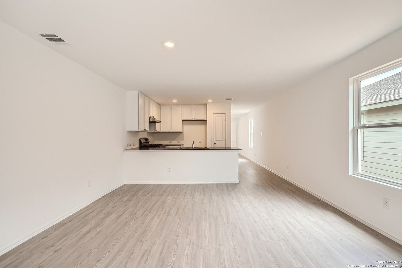 9843 Carome Mill Dr - Photo 5 of 27