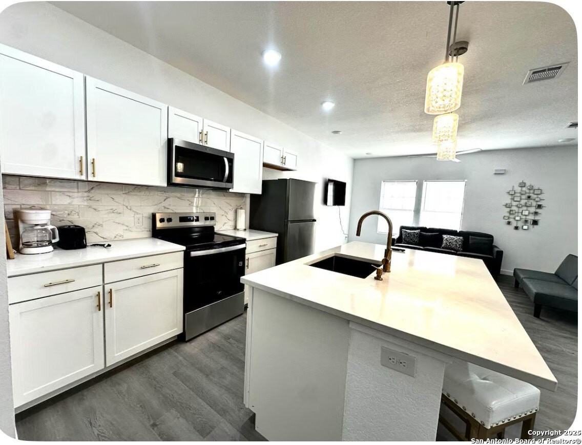 829 Kayton Ave Unit 102 #102 - Photo 3 of 10