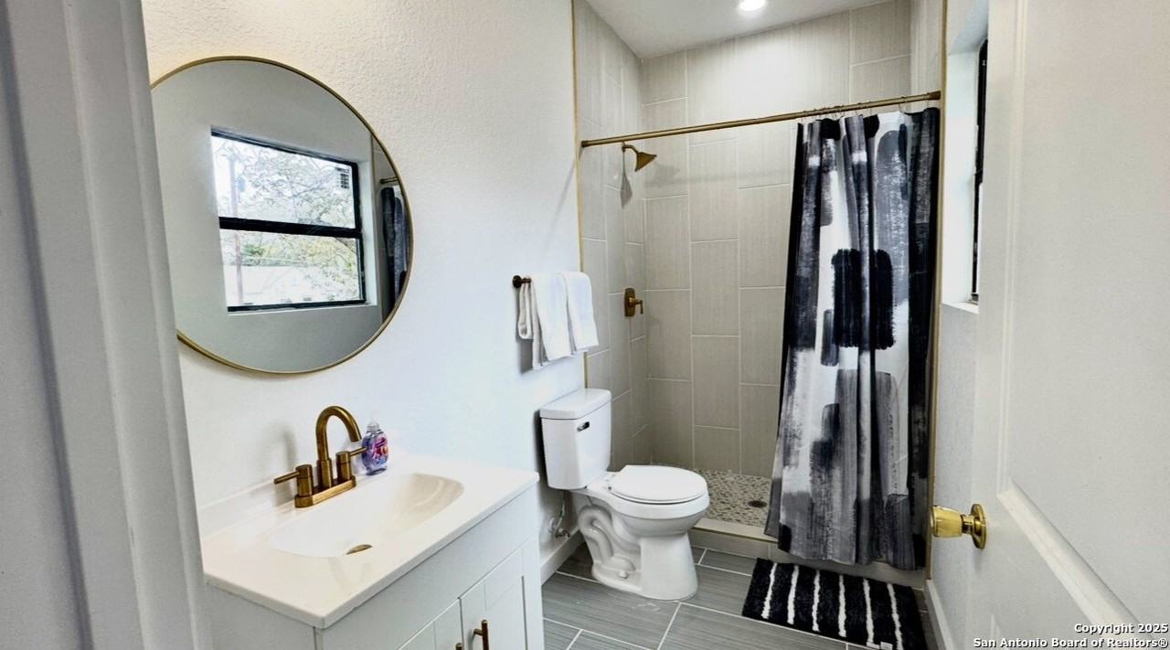 829 Kayton Ave Unit 102 #102 - Photo 7 of 10