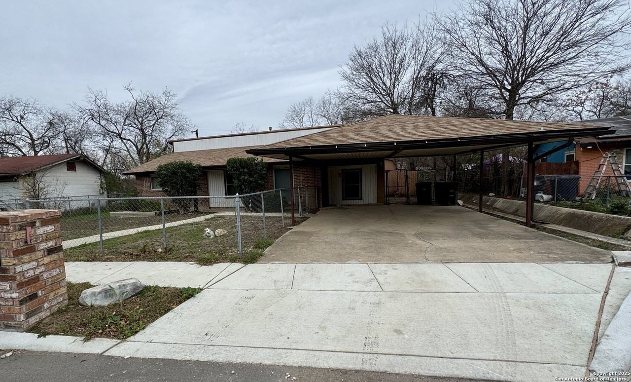 146 Stapleton St - Photo 2 of 28