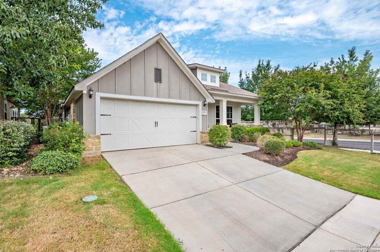 8921 Vine Leaf - Photo 3 of 35