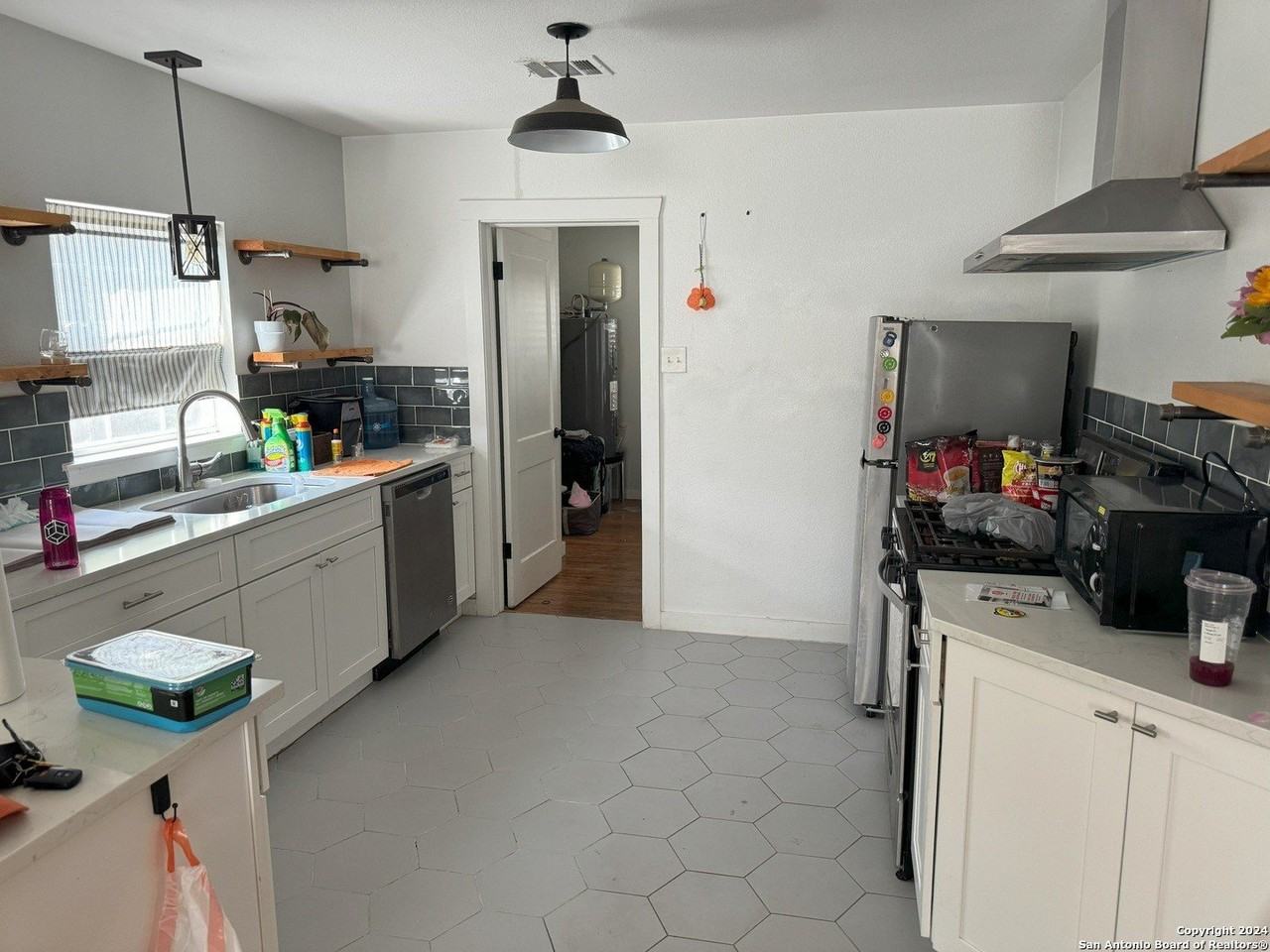 323 Arlington Ct - Photo 5 of 16