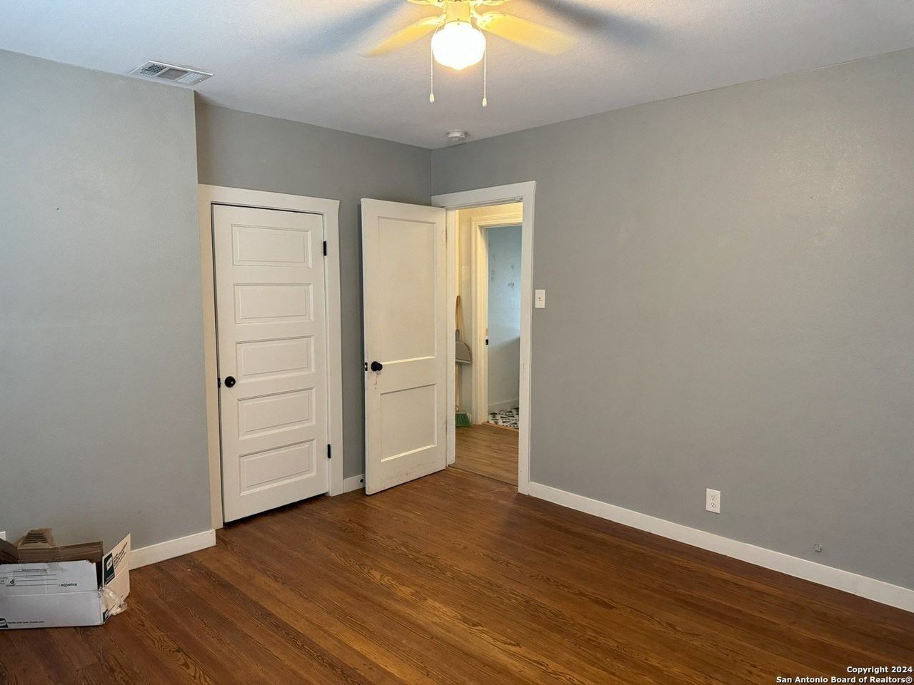 323 Arlington Ct - Photo 7 of 16