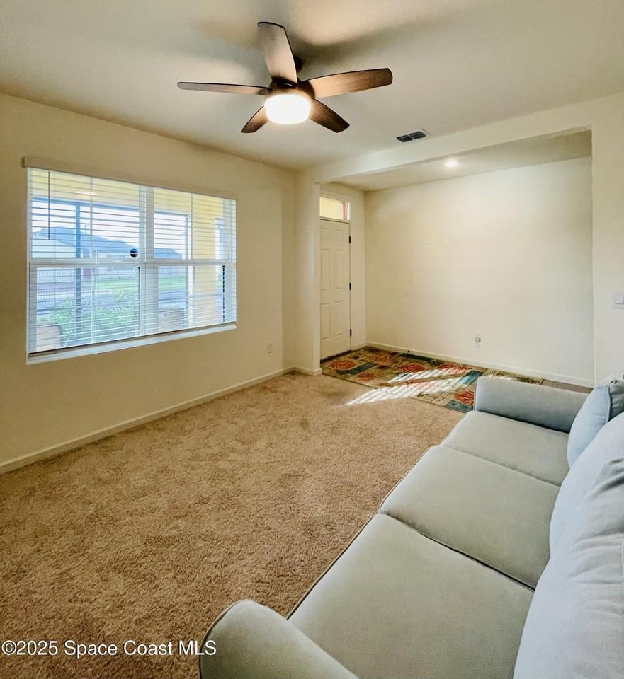 7351 Amethyst Ave - Photo 4 of 36