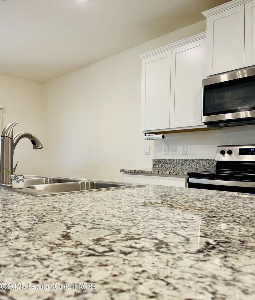 7351 Amethyst Ave - Photo 6 of 36