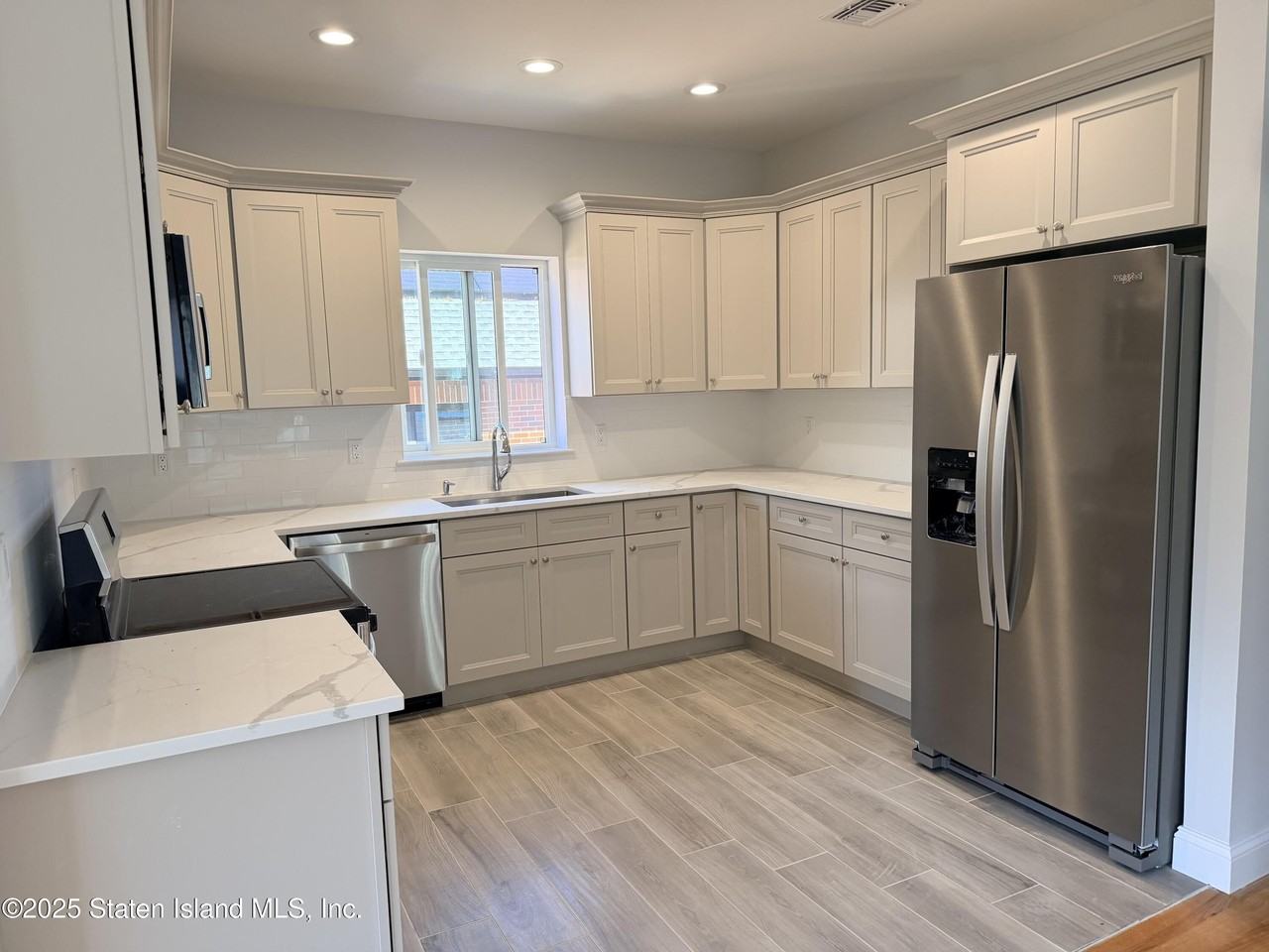 71 Prescott Ave #2 - Photo 4 of 8