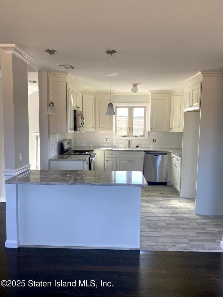 202 Hawthorne Ave #2 - Photo 4 of 6