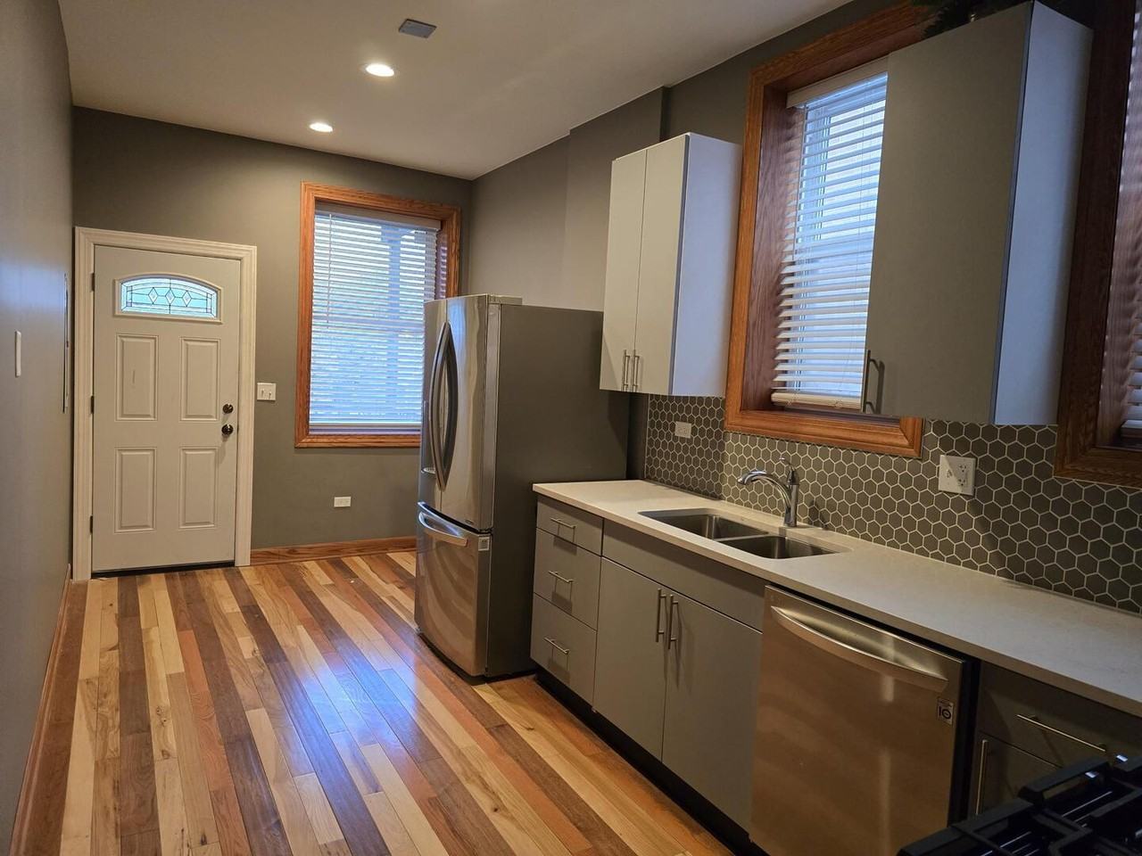 4414 N Clark St ##3 - Photo 4 of 17