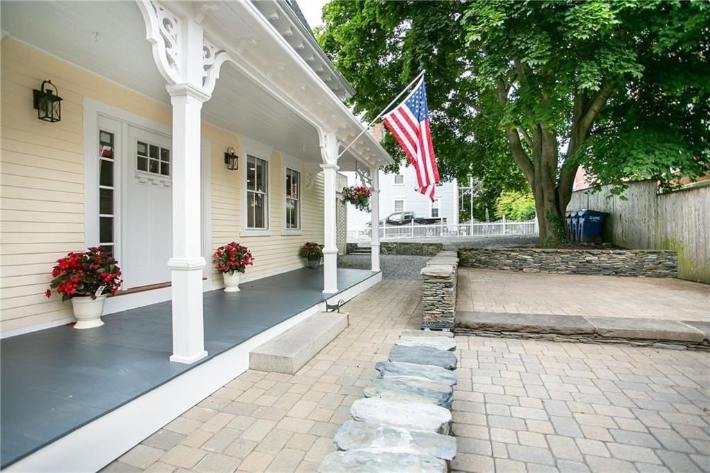 43 Farewell Street unit: Durgin #1 - Photo 2 of 23