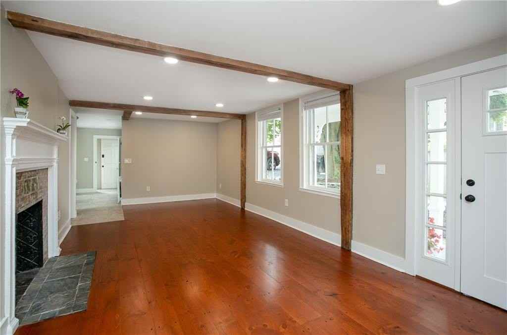 43 Farewell Street unit: Durgin #1 - Photo 6 of 23