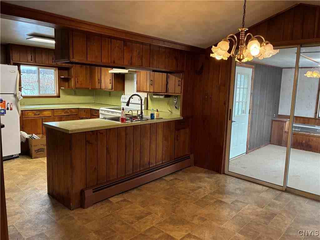 7470 Perry Rd - Photo 6 of 20