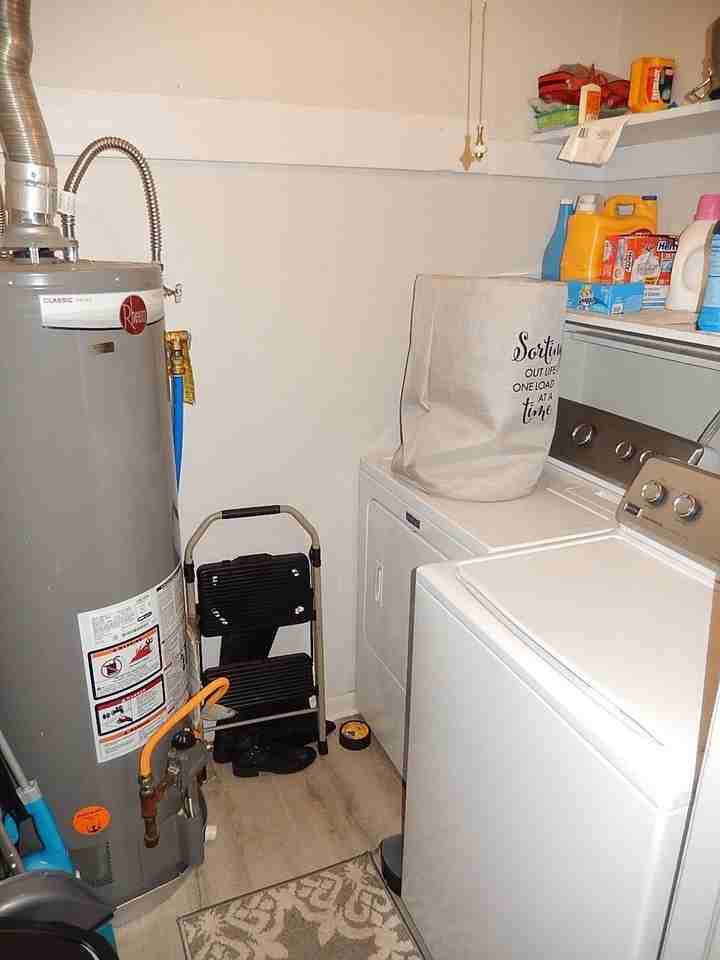 1409 Glenda Dr - Photo 5 of 10