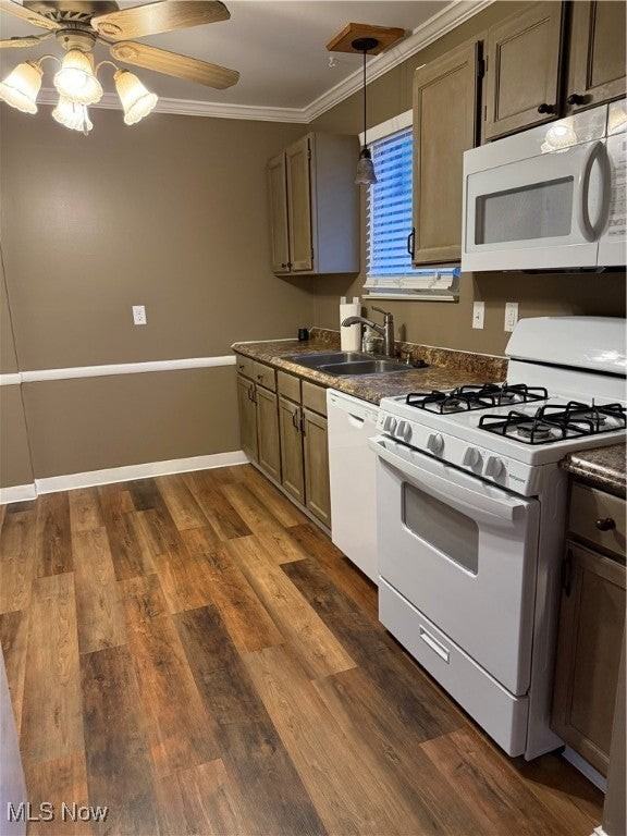 195 Surrey Ln - Photo 2 of 18